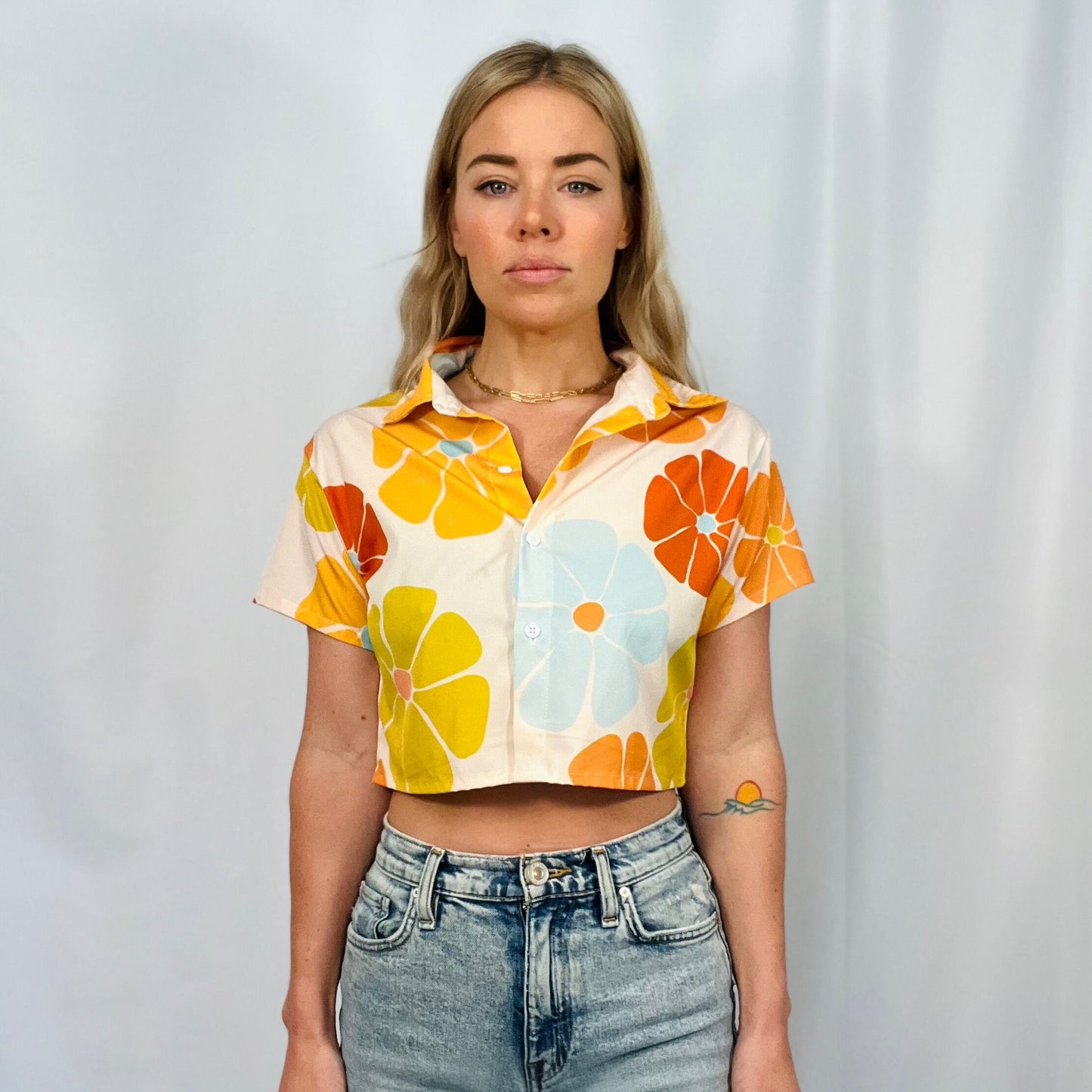 Sunrise Crop Top| Retro Hawaiian Floral Button-Down Shirt
