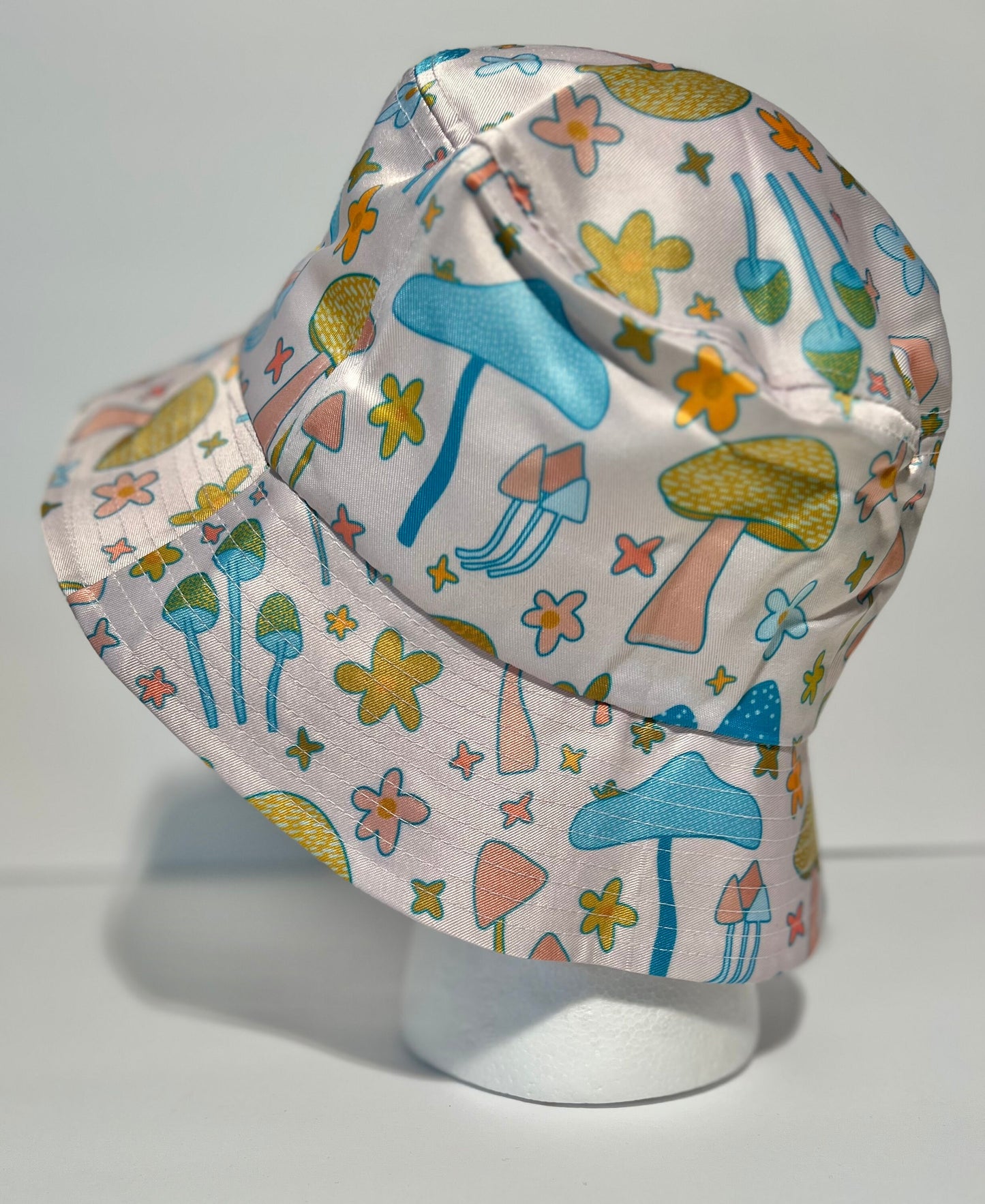 mushroom daisy bucket hat